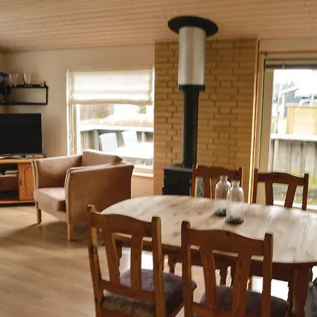 Two-bedroom Holiday In Saby Себю