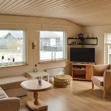 Two-bedroom Holiday In Saby